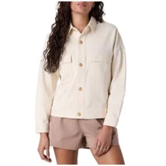 Vuori Jackets & Blazers - VUORI Mackenzie Cropped Shirt Jacket Button Down Boxy VW580 Sz L Cream Natural